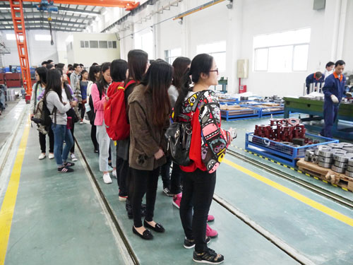 順德職業技術學院44名學生到91九色在线观看视频公司參觀學習